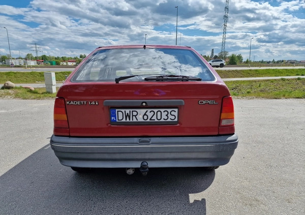 Opel Kadett cena 5500 przebieg: 117000, rok produkcji 1991 z Wrocław małe 137